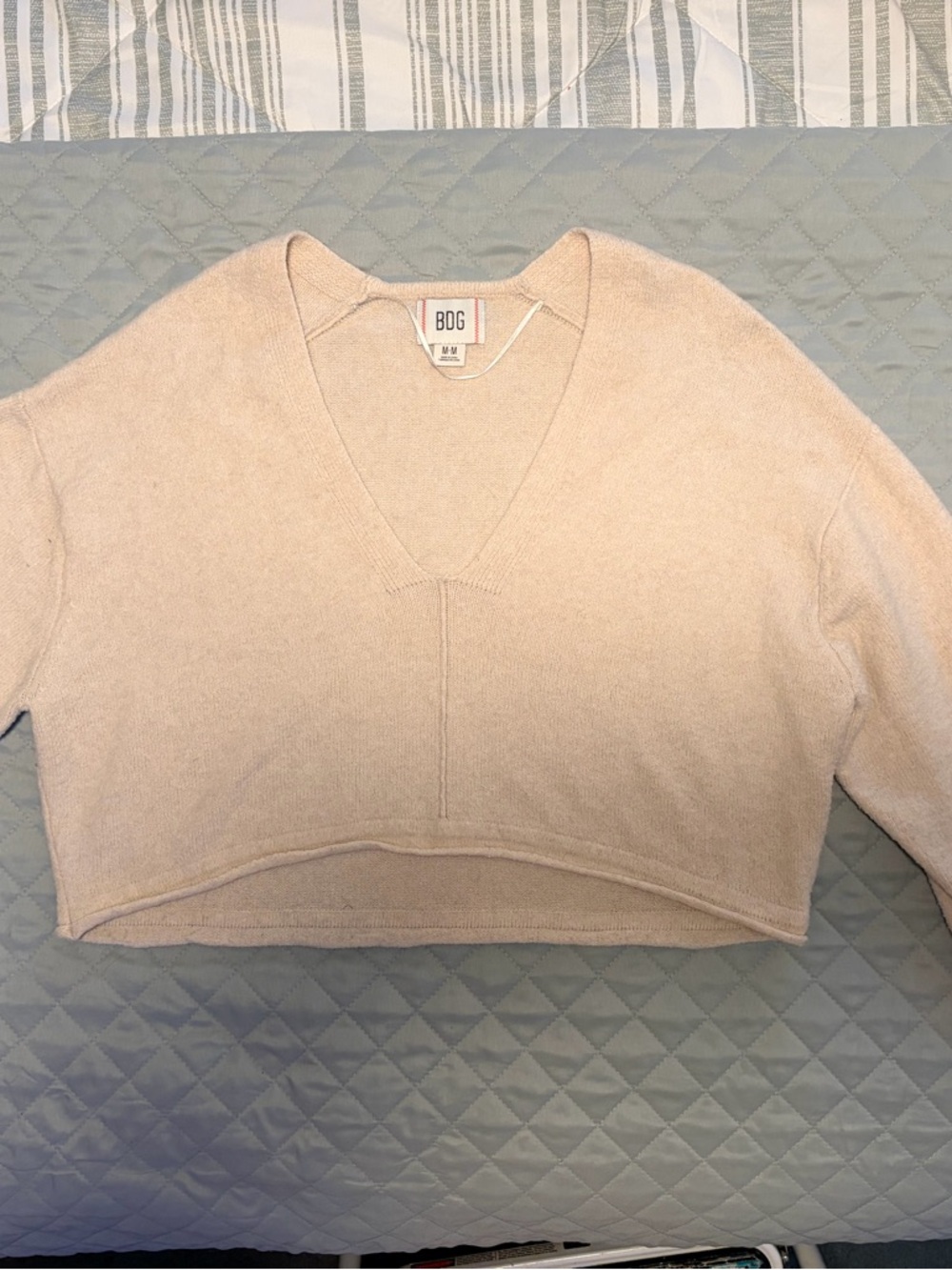 BDG V-Neck Cropped Sweater in Beige